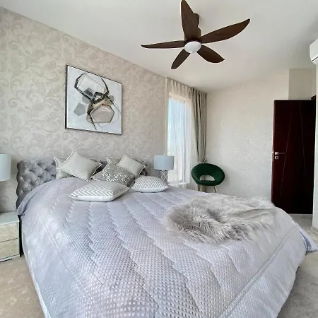 Millennium Ii Family Paradise Апарт-отель Свети-Влас